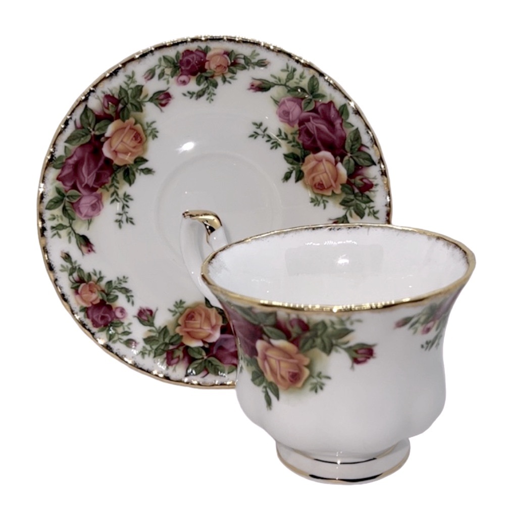 OLD COUNTRY ROSES FOOTED TEACUP AND SAUCER 1962 ROYAL ALBERT BONE CHINA